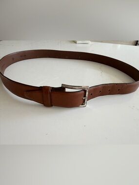 Allen Edmonds luxurious brown leather belt